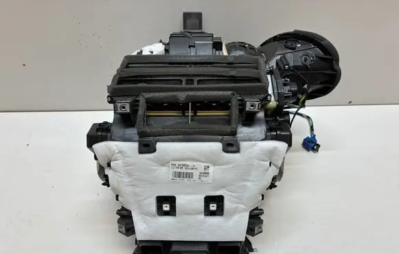 Peugeot 208 II Interior heater climate box assembly 9827649480