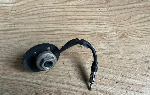 Mazda 323 F Radio antenna 