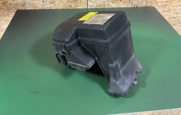 Volvo V70 Fuse box cover 8645259