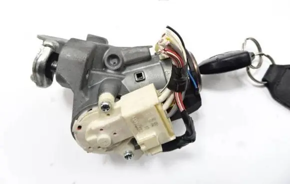 Toyota Auris 150 Ignition lock 450200203
