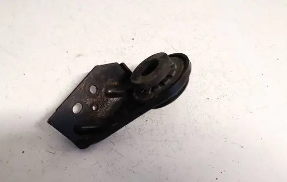 Hyundai Santa Fe Radiator mount bracket 