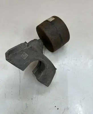 BMW 7 G11 G12 Sway bar bush bracket, rear 6861489 2602192152