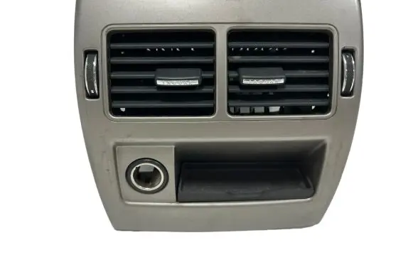 Jaguar XF X250 Rear air vent grill LRGJBD500220PUY LRGJBD500220