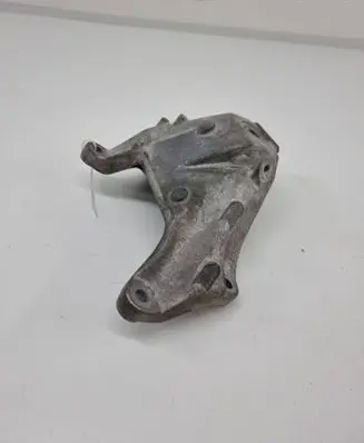 Engine mounting bracket