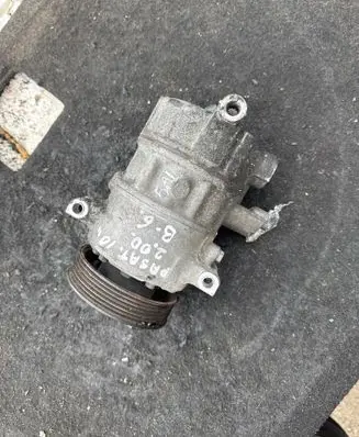 Volkswagen PASSAT B6 Air conditioning (A/C) compressor (pump) 5N0820803
