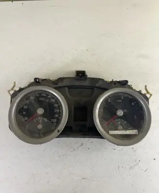 Renault Megane II Speedometer (instrument cluster) 8200399695D 8200399695 35110419