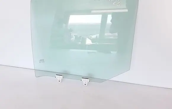 Renault Megane III Rear door window glass