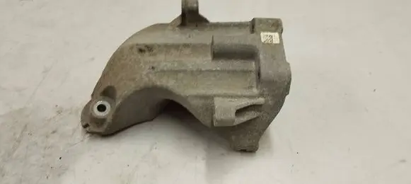 Mercedes-Benz E W212 Engine mounting bracket A6512230004
