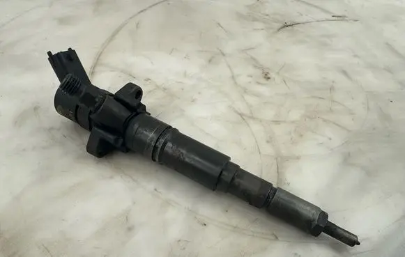 Fuel injector