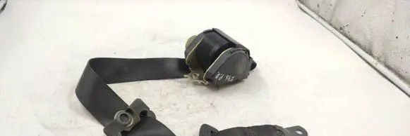 BMW 3 E46 Front seatbelt 8207955
