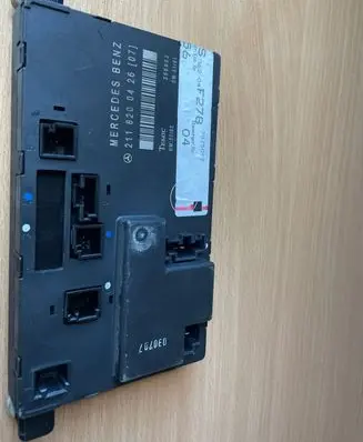 Mercedes-Benz E W211 Door control unit/module 9770038117 S303083W