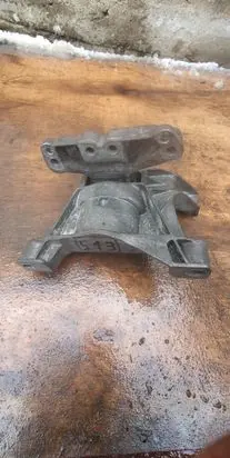 Peugeot 308 Engine mount vacuum valve 4A100160