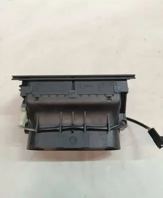 BMW 5 E39 Dash center air vent grill 8376150