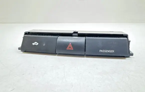 Toyota Corolla Verso AR10 Hazard light switch 153965