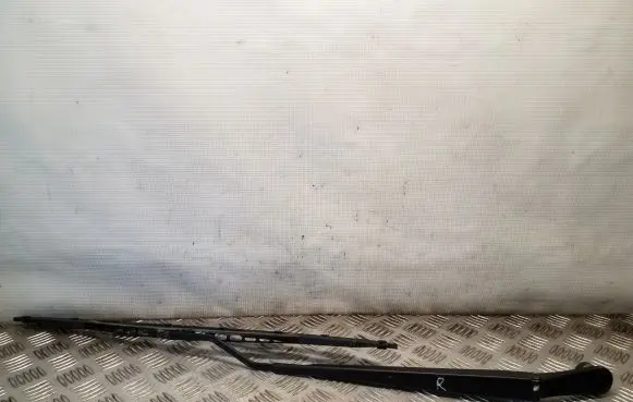 Jeep Grand Cherokee (WK) Front wiper blade arm