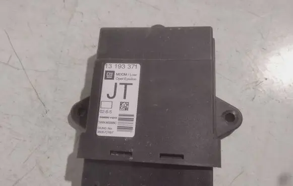 Opel Vectra B Door control unit/module 360572197 13193371
