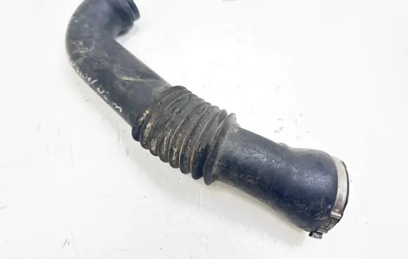 Ford Fusion Air intake hose/pipe 2S619R504CD