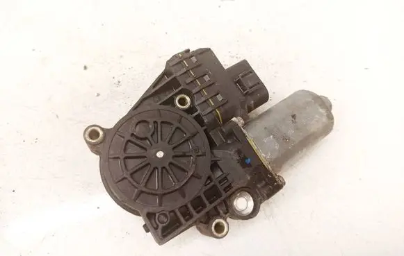 Audi A6 S6 C5 4B Front door window regulator motor 0130821775