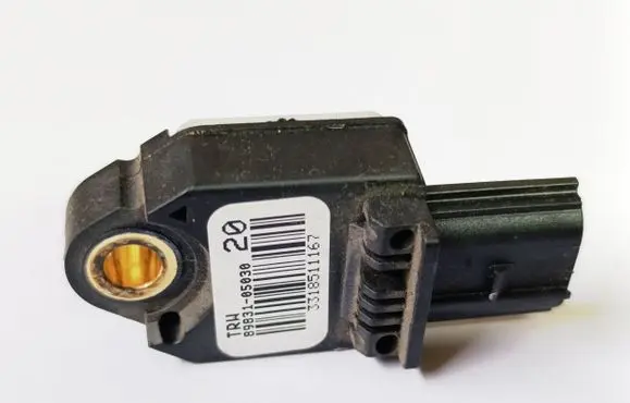 Toyota Avensis T270 Airbag deployment crash/impact sensor 8983105030