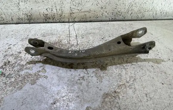 Volvo XC70 Rear control arm
