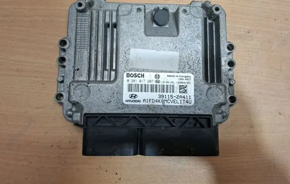 Hyundai i30 Engine control unit/module 391152A411
