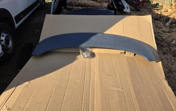 Opel Ampera Tailgate/trunk spoiler 22916000 22916012