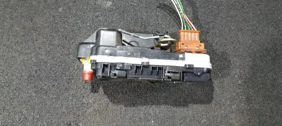 Peugeot 607 Rear door lock