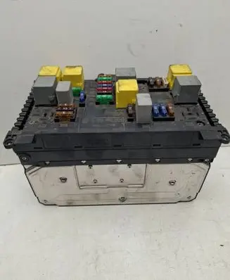 Mercedes-Benz Vito Viano W639 Fuse module 6395450201