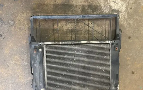 BMW X5 E53 Coolant radiator 7788387 17101439105