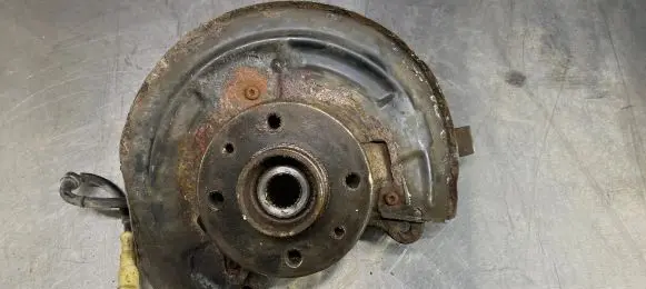 Renault Kangoo I Front wheel hub spindle knuckle