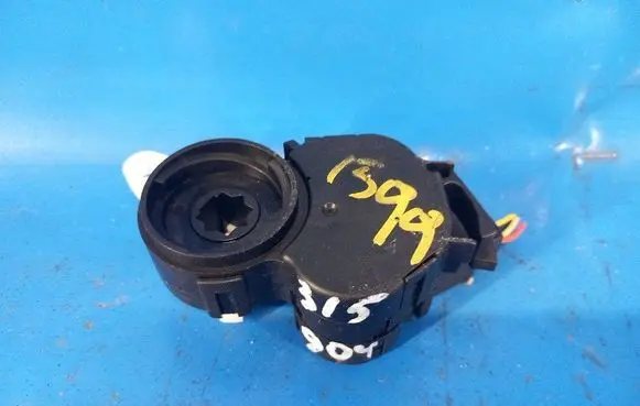 Nissan Sentra B17 Air flap motor/actuator 277303RA0A