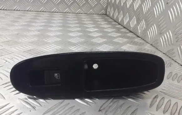 Alfa Romeo 147 Quarter vent window switch 156077485