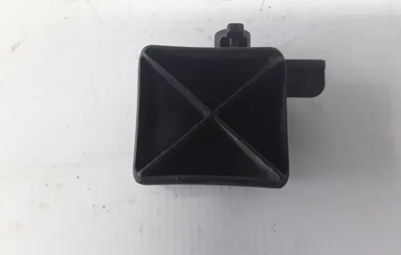 Volvo V60 Radiator mount bracket 30723362