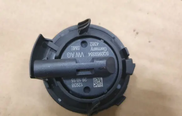 Audi A3 S3 8V Airbag deployment crash/impact sensor 5Q0959354