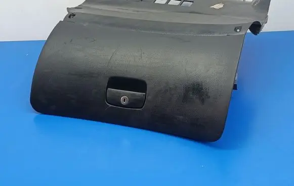 Volkswagen PASSAT B5.5 Glove box 3B1857101