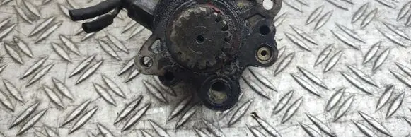 Vacuum pump