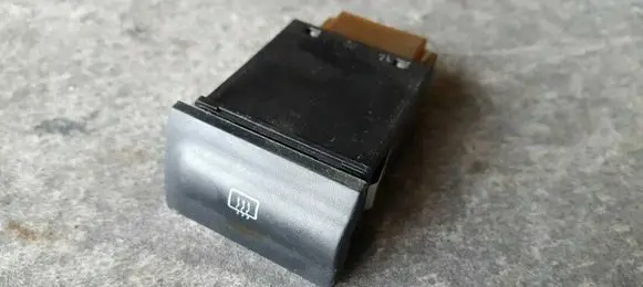 Skoda Octavia Mk1 (1U) Windscreen/window heater switch 1U0959621A
