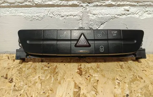 Mercedes-Benz E W211 Seat control switch 2118218358 03752376 5632BM
