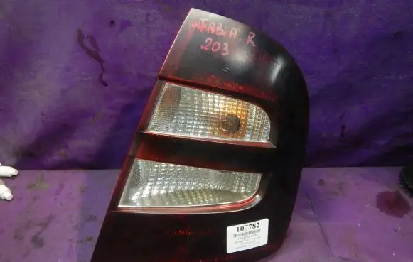 Skoda Fabia Mk1 (6Y) Rear/tail lights 6Y6945096B