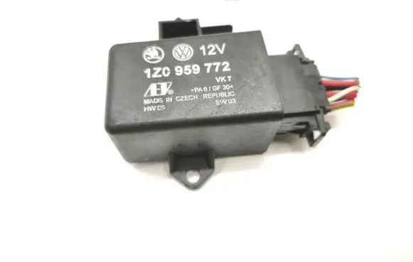 Volkswagen PASSAT B6 Seat heating relay 1Z0959772