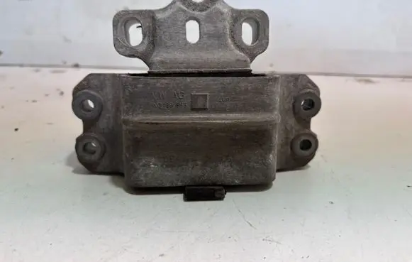Volkswagen Golf VI Engine mount bracket 1K0199555