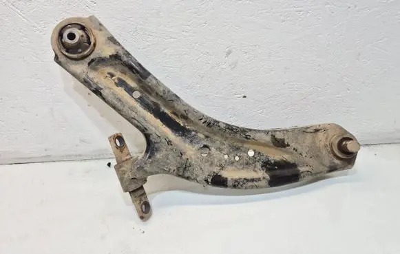 Nissan Rogue Front lower control arm/wishbone