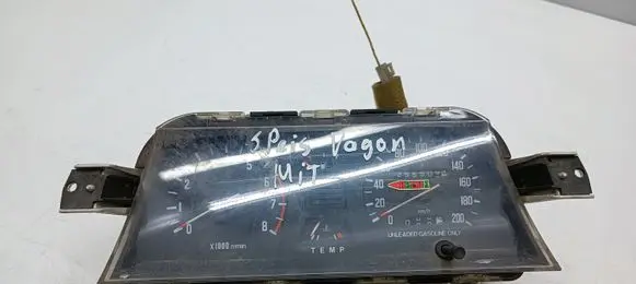 Mitsubishi Space Wagon Speedometer (instrument cluster) MB562718
