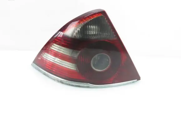 Ford Mondeo Mk III Rear/tail lights 1S7113405A