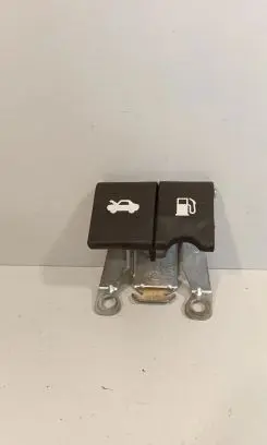 Nissan Qashqai+2 Fuel cap release pull handle 