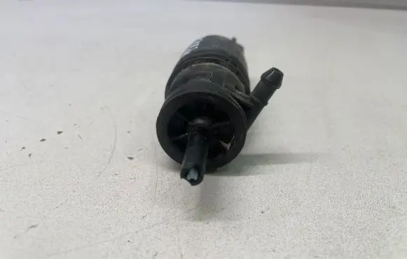 BMW 5 F10 F11 Windscreen/windshield washer pump 6934160 67126934160