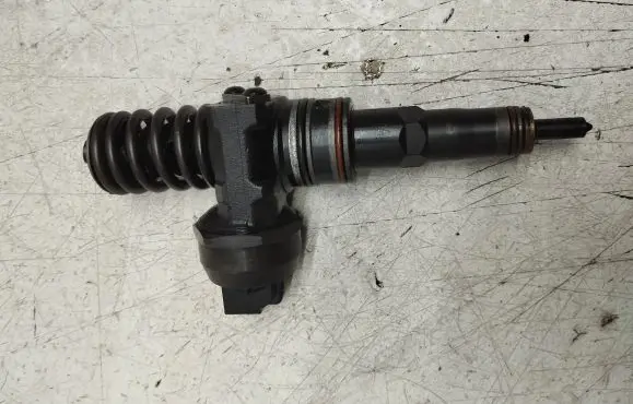 Volkswagen Sharan Fuel injector 038130073AK