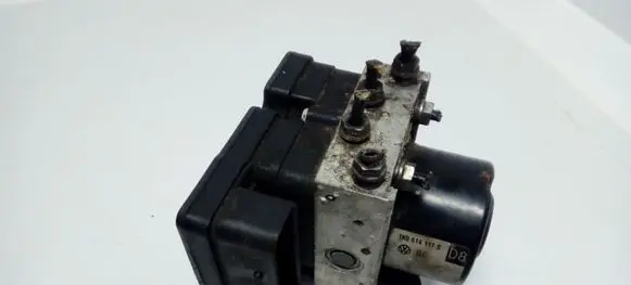 Skoda Octavia Mk2 (1Z) ABS Pump 1K0907379AK 10097003293 1K0614117S