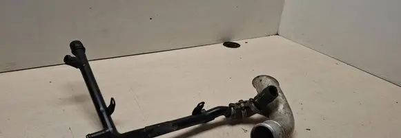 Engine coolant pipe/hose