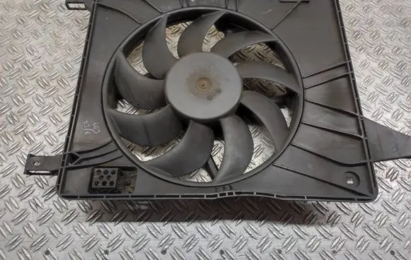 Nissan Qashqai+2 Electric radiator cooling fan 5393199